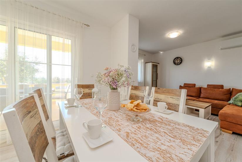 House K1, for 10 persons