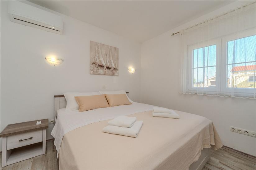 House K1, for 10 persons