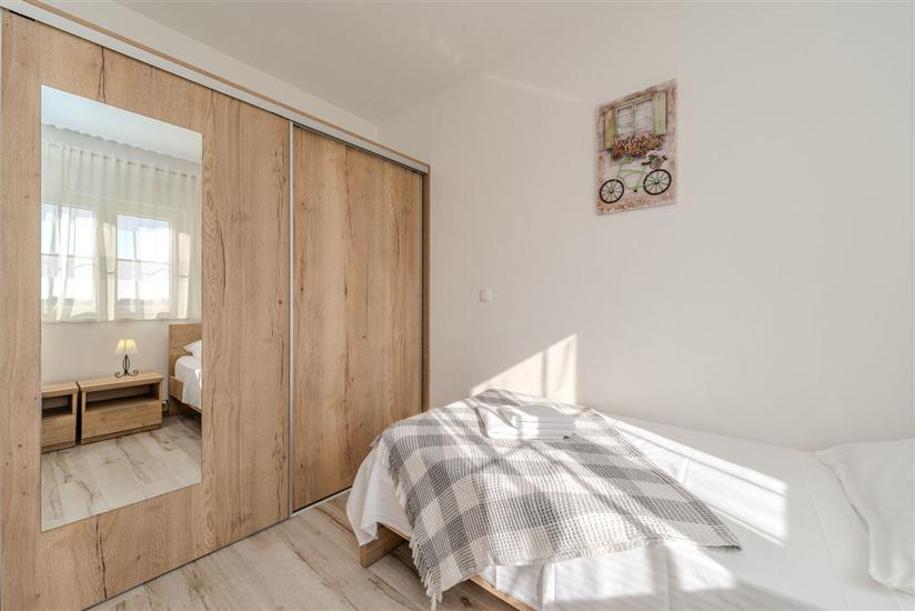 House K1, for 10 persons