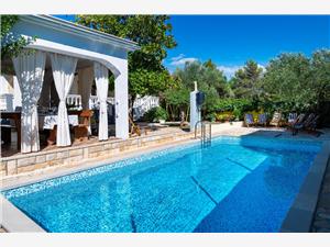 House Milica Zadar riviera, Size 150.00 m2, Accommodation with pool