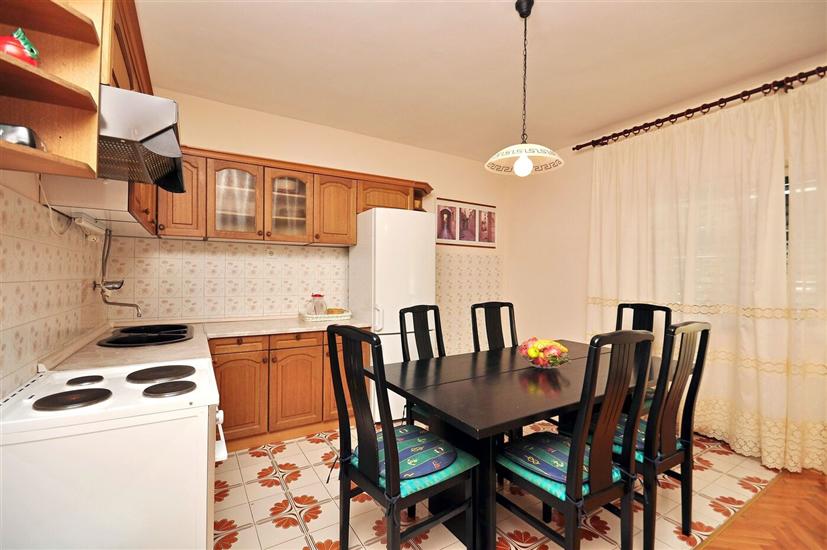 Apartment A1, for 6 persons