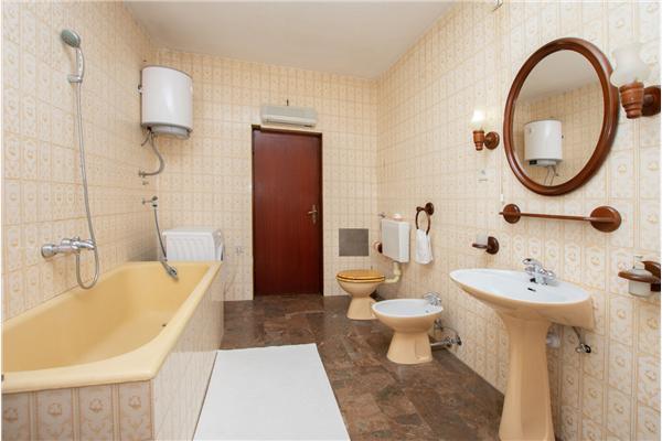 Apartment A1, for 8 persons