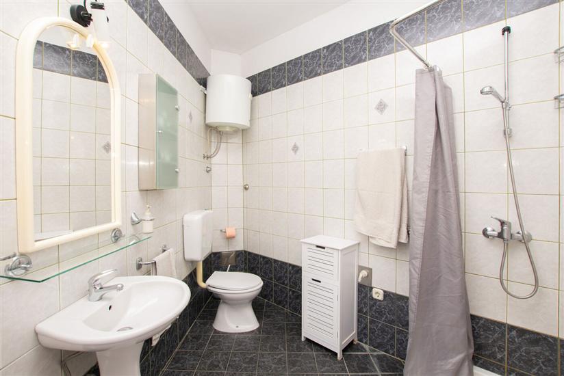 Apartment A1, for 8 persons