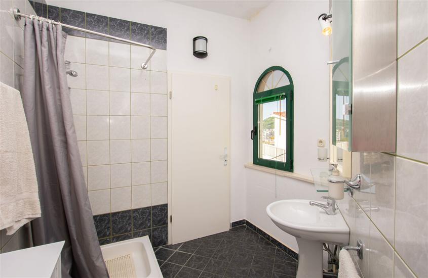 Apartment A1, for 8 persons