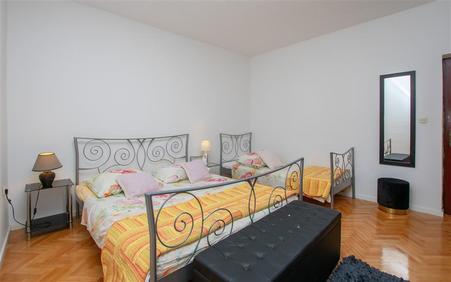 Apartment A1, for 8 persons