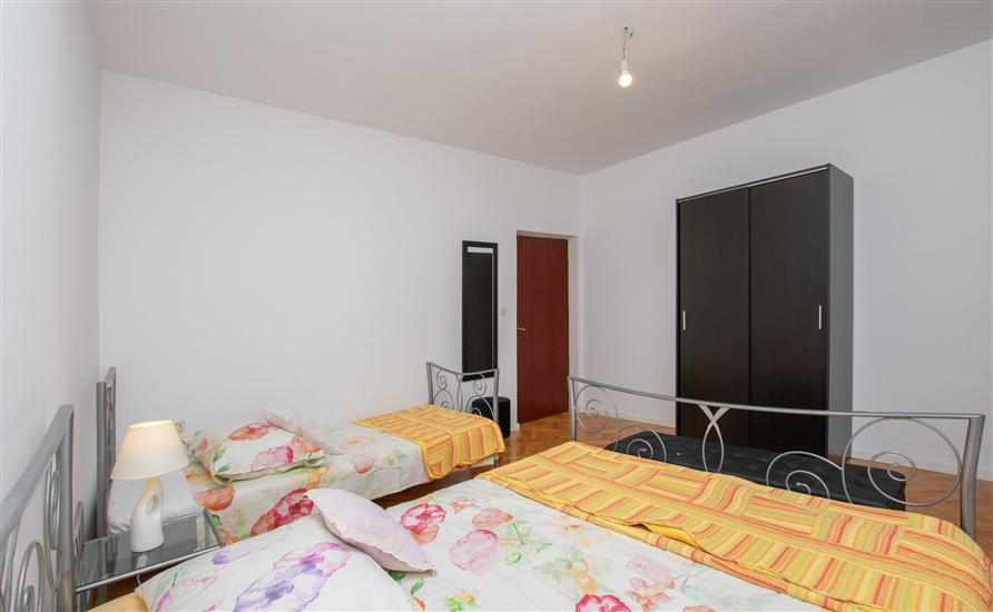 Apartment A1, for 8 persons