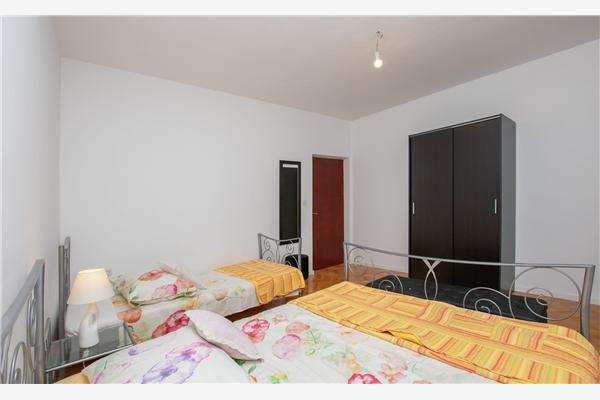 Apartment A1, for 8 persons