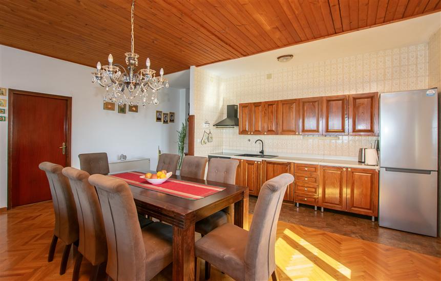 Apartment A1, for 8 persons