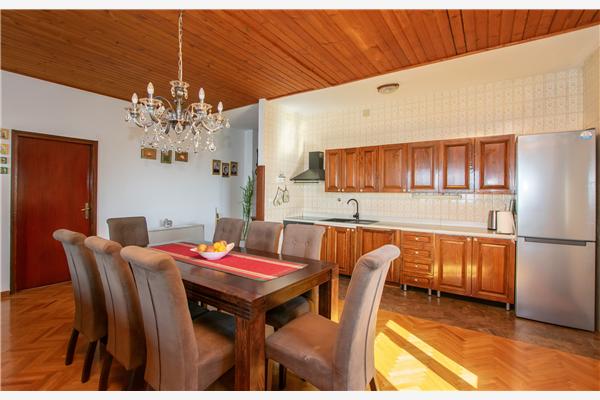 Apartment A1, for 8 persons