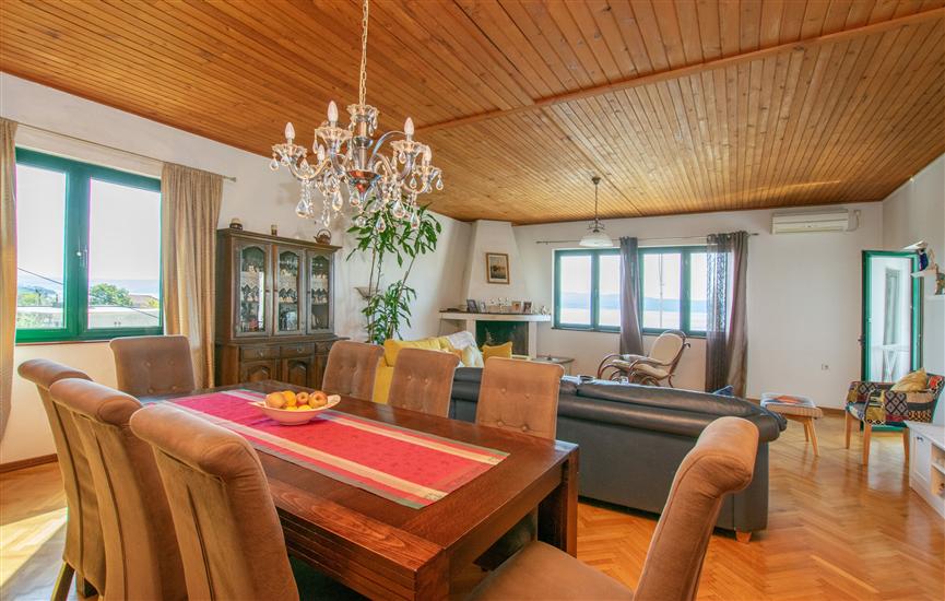 Apartment A1, for 8 persons