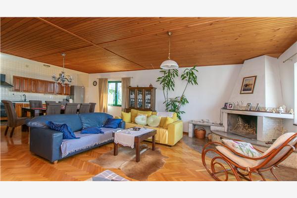 Apartment A1, for 8 persons