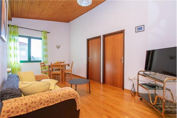 Apartment A2, for 5 persons