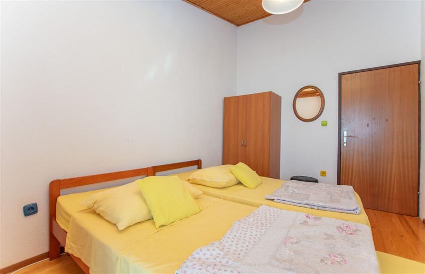 Apartment A2, for 5 persons