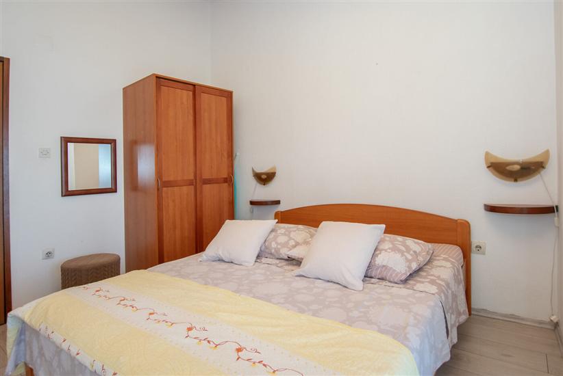 Apartment A2, for 5 persons