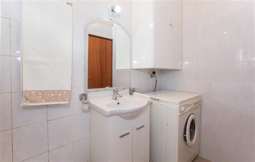 Apartment A2, for 5 persons