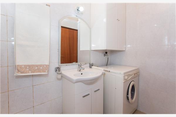 Apartment A2, for 5 persons