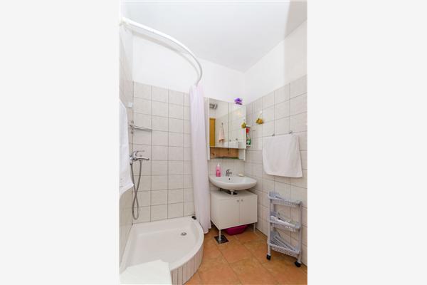 Apartment A3, for 6 persons