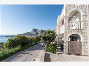 Apartment Sima Omis, Size 53.00 m2, Airline distance to town centre 250 m