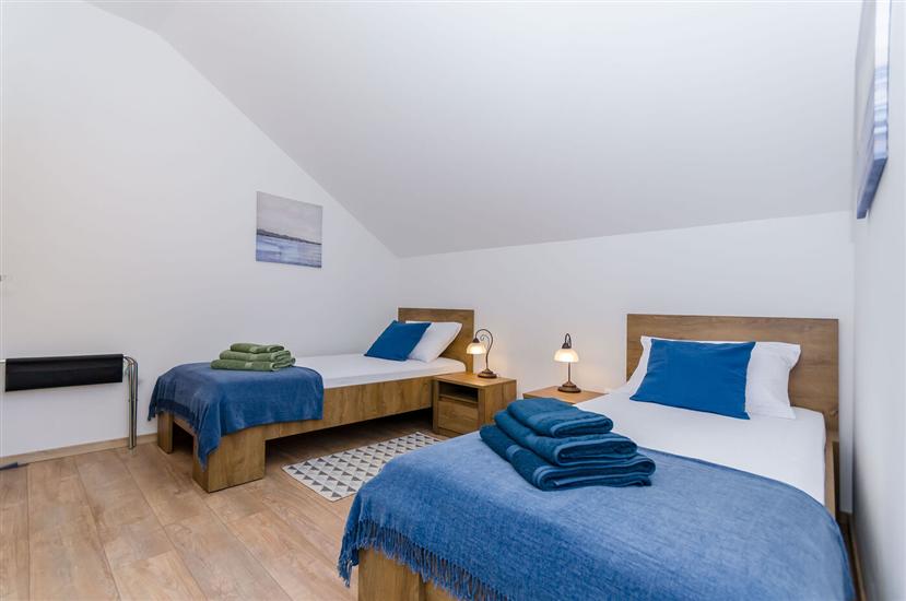 House K1, for 8 persons