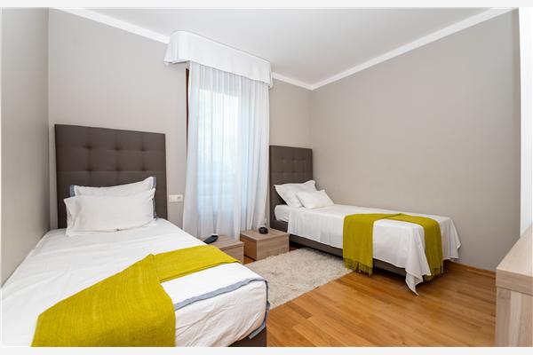 Apartment A1, for 5 persons