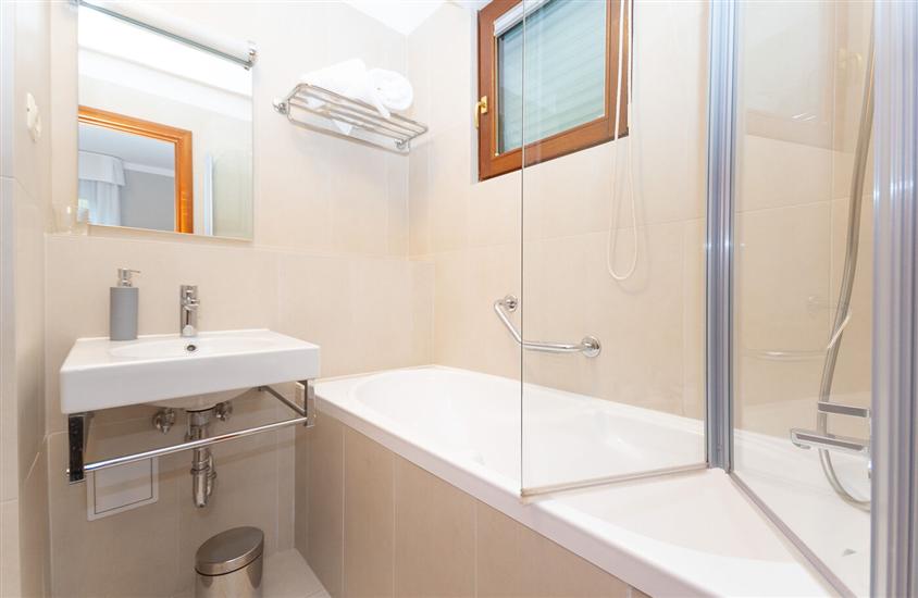 Apartment A1, for 5 persons