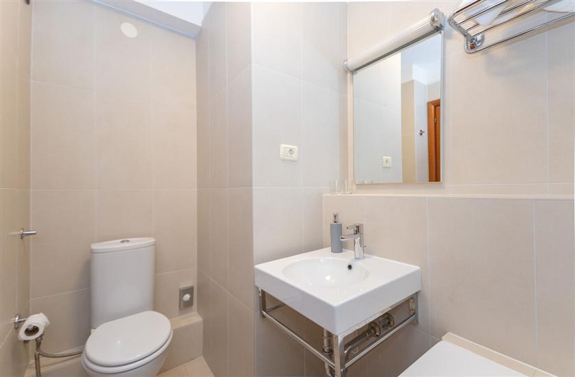 Apartment A1, for 5 persons