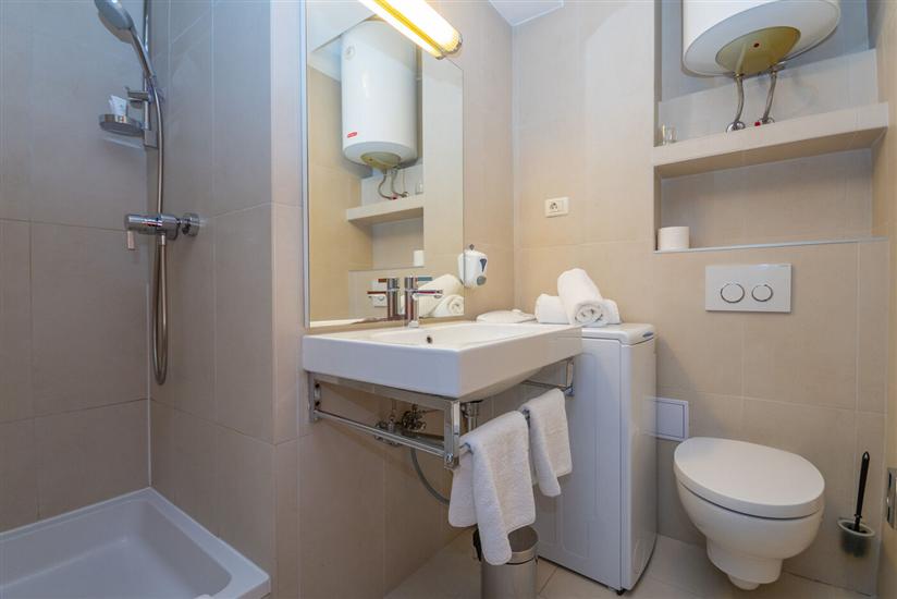 Apartment A2, for 5 persons