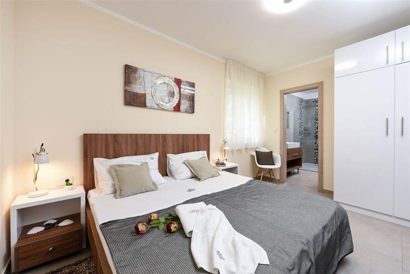 House K1, for 8 persons