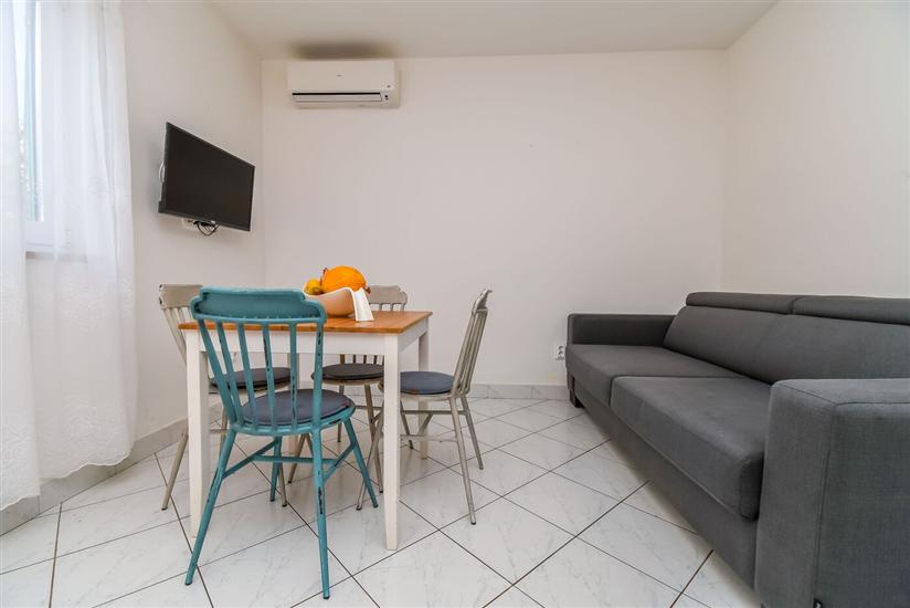 Apartment A8, for 4 persons