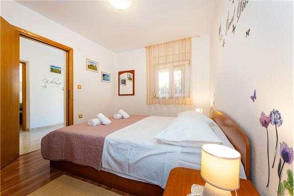 Apartment A1, for 5 persons
