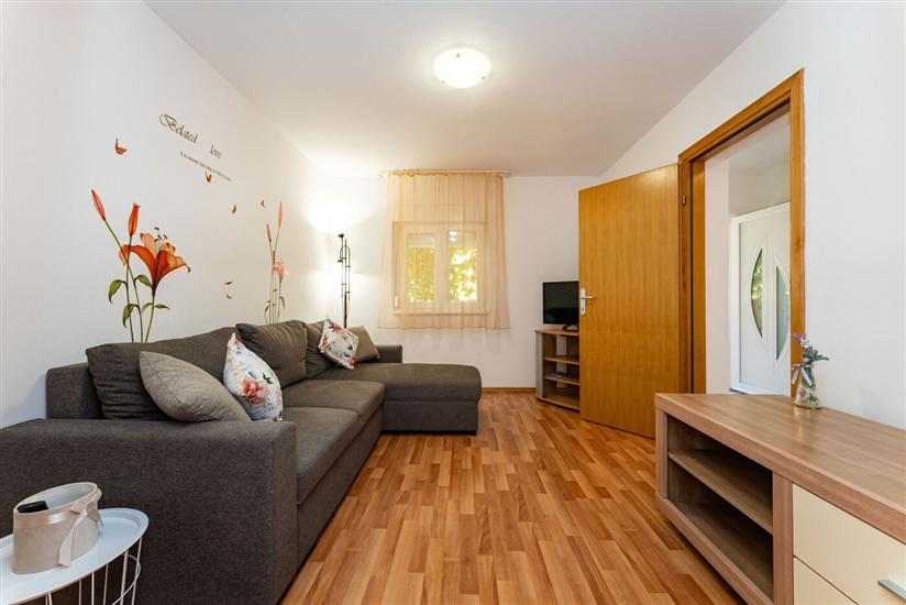 Apartment A1, for 5 persons