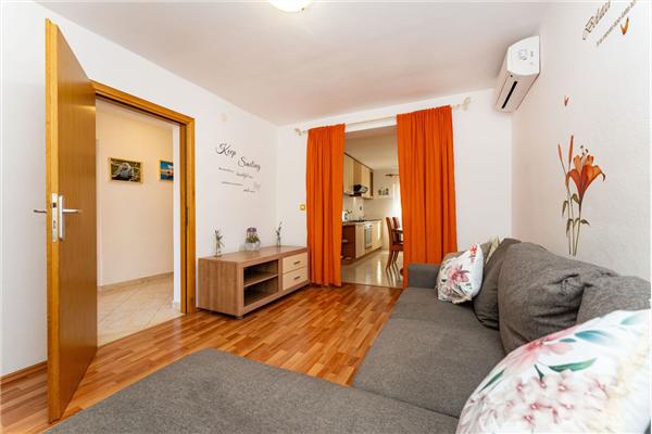 Apartment A1, for 5 persons