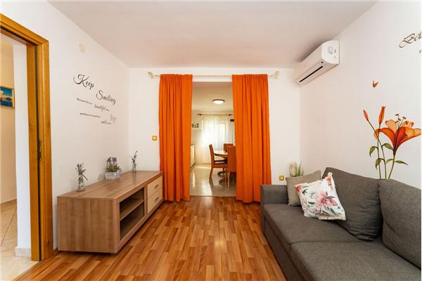 Apartment A1, for 5 persons