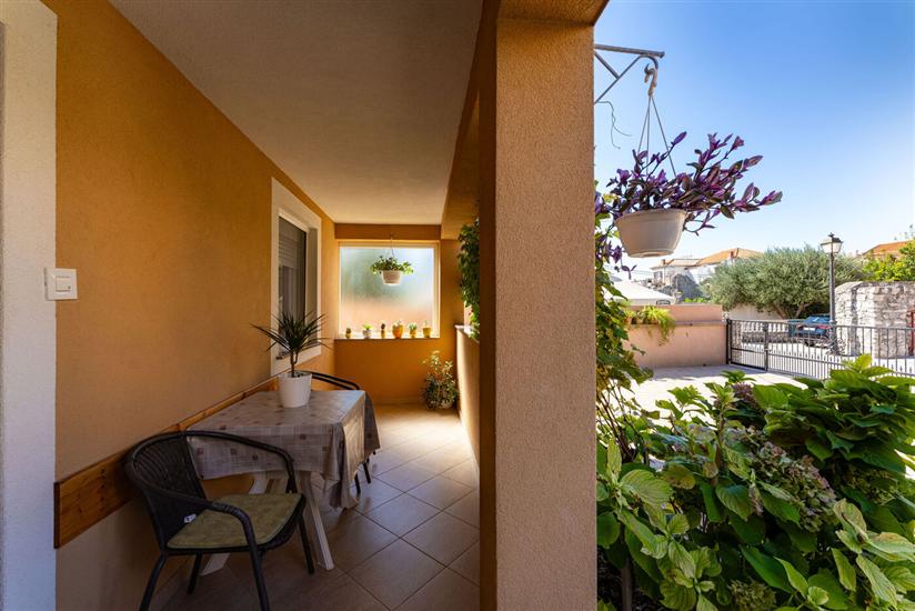 Apartment A1, for 5 persons