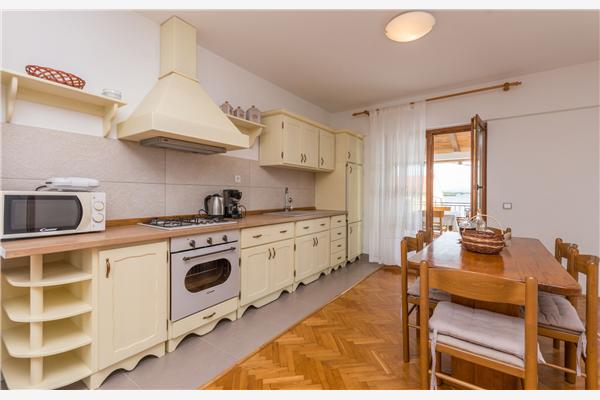 Apartment A1, for 6 persons