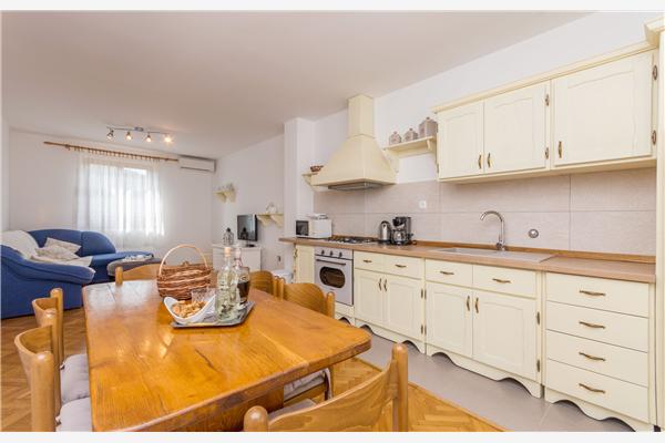 Apartment A1, for 6 persons