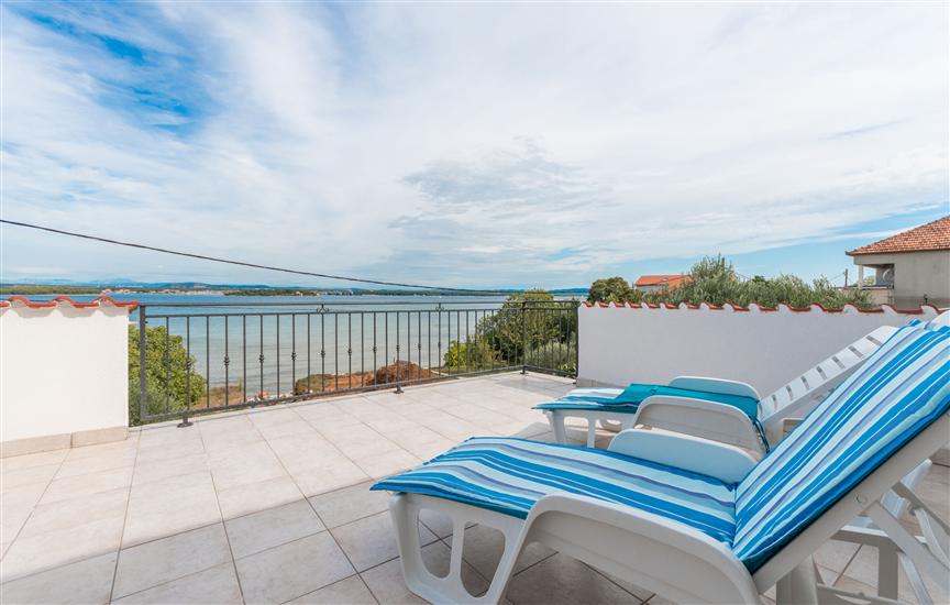 Apartment A1, for 6 persons