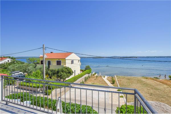 Apartment A1, for 6 persons