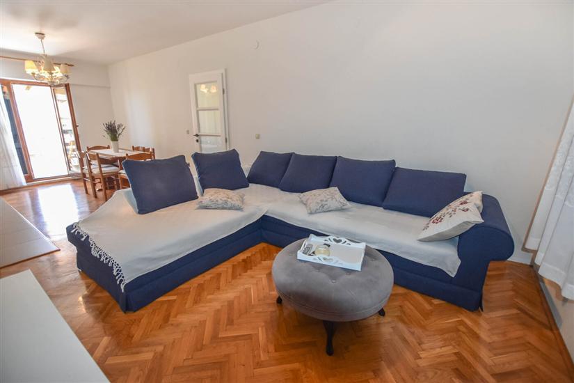 Apartment A1, for 6 persons