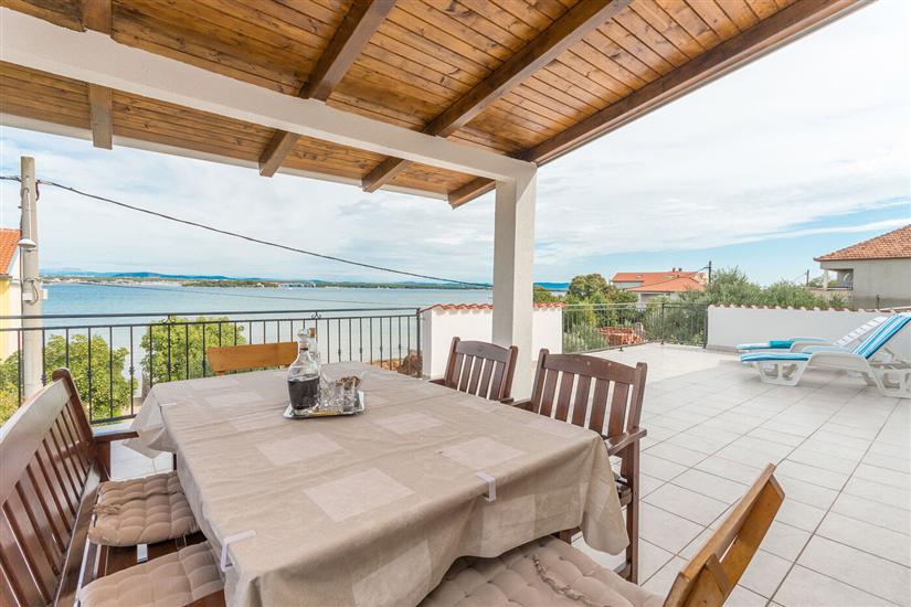 Apartment A1, for 6 persons