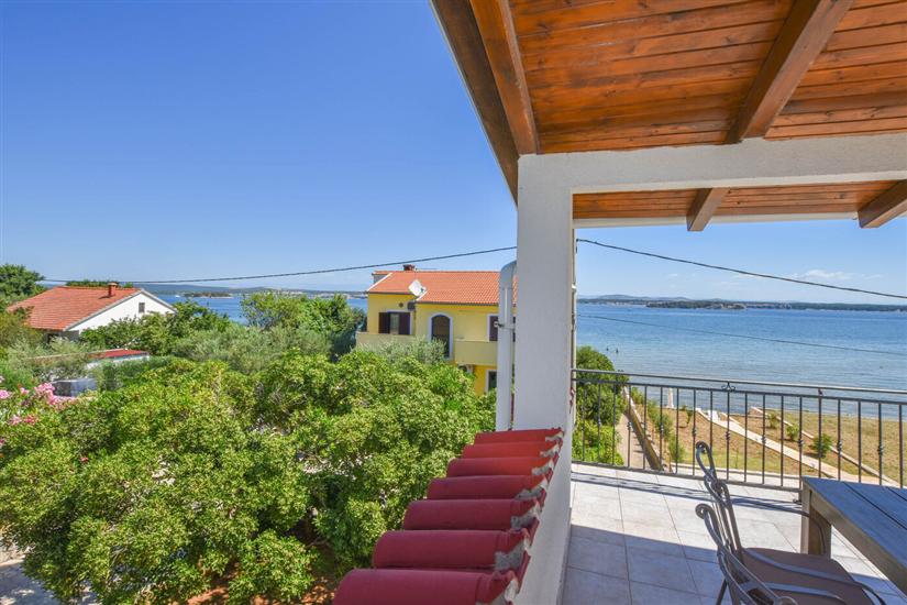 Apartment A1, for 6 persons