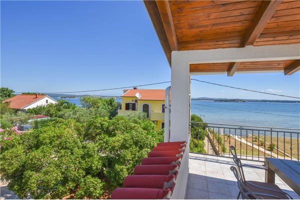 Apartment A1, for 6 persons