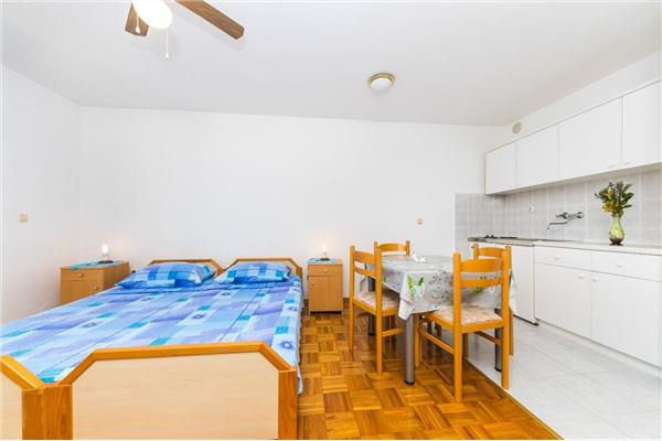 Apartment A2, for 3 persons