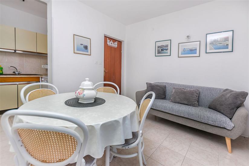 Apartment A2, for 3 persons