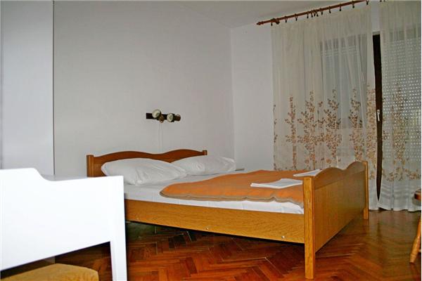 Apartment A1, for 5 persons