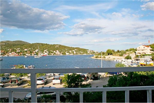 Apartment A1, for 5 persons