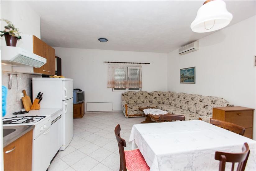 Apartment A2, for 3 persons