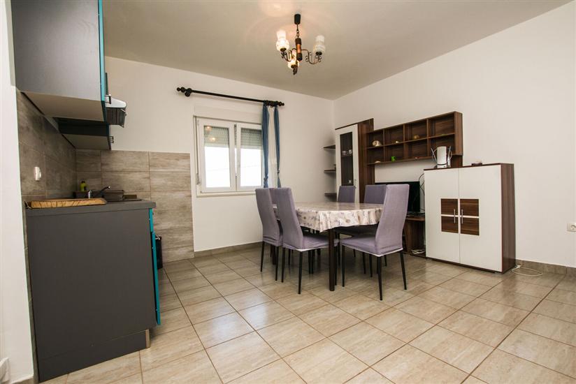 Apartment A1, for 6 persons