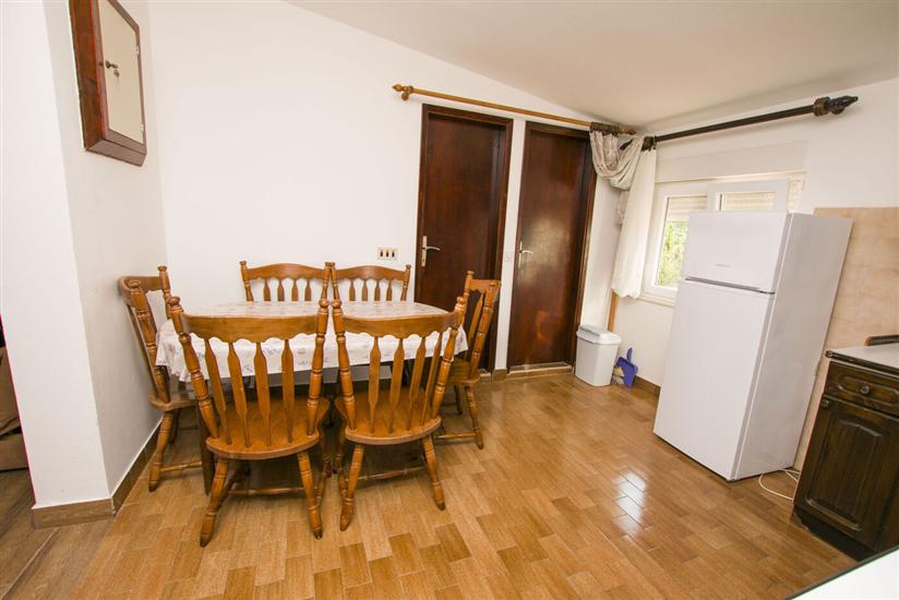 Apartment A2, for 6 persons