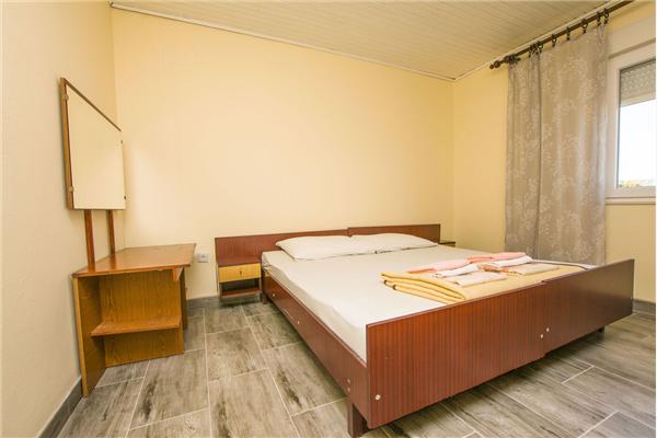 Apartment A2, for 6 persons